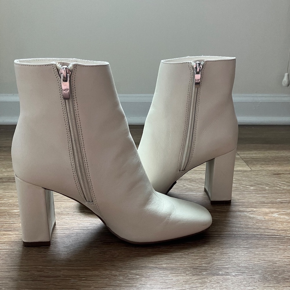 Marc Fisher Nebula Square Toe Bootie in Ivory Size 6.5 - Picture 2 of 6